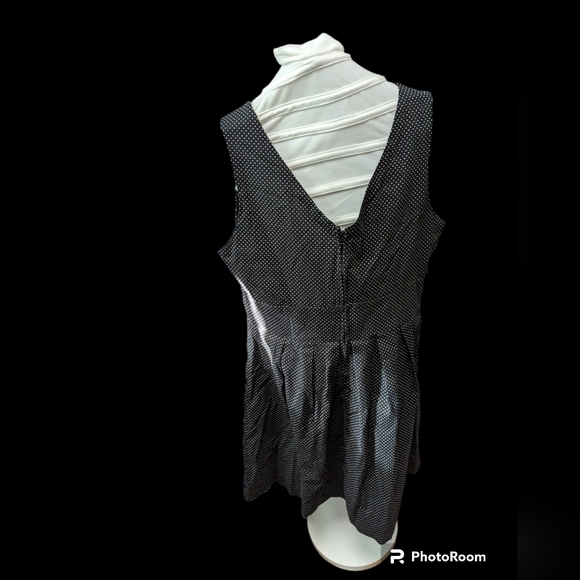 ☮️Rockabilly black dress with polka dots & pockets☮️ - Picture 4 of 4